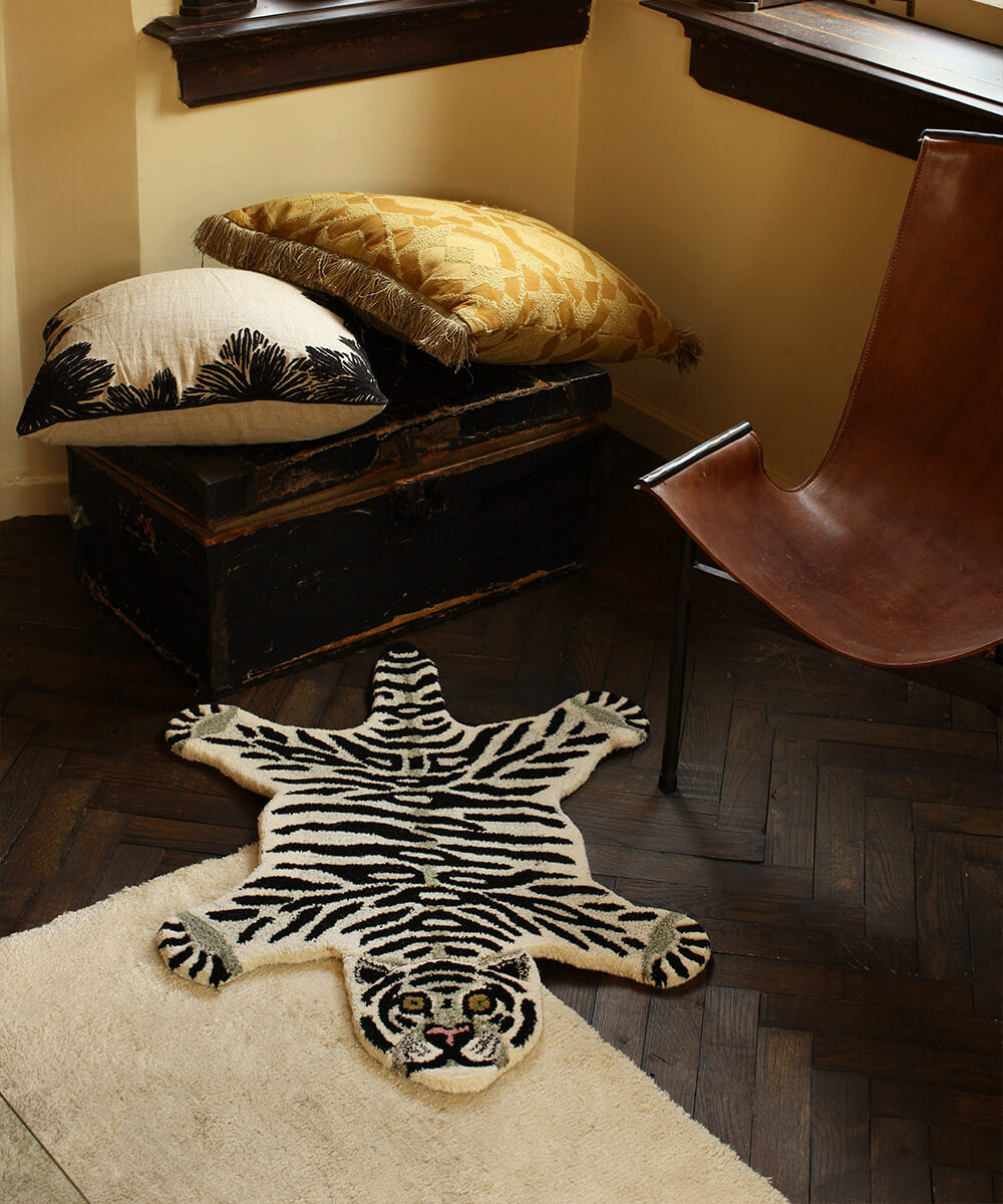 Snowy Tiger Rug small
