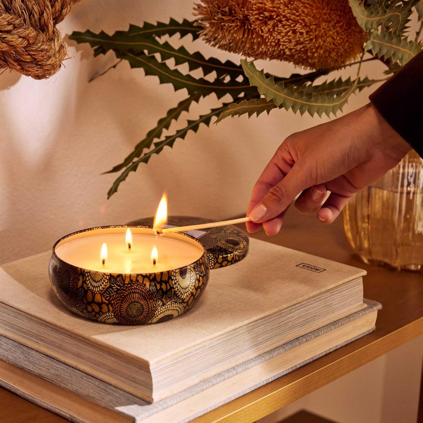 Baltic Amber 3 wick tin Candle 40 timer