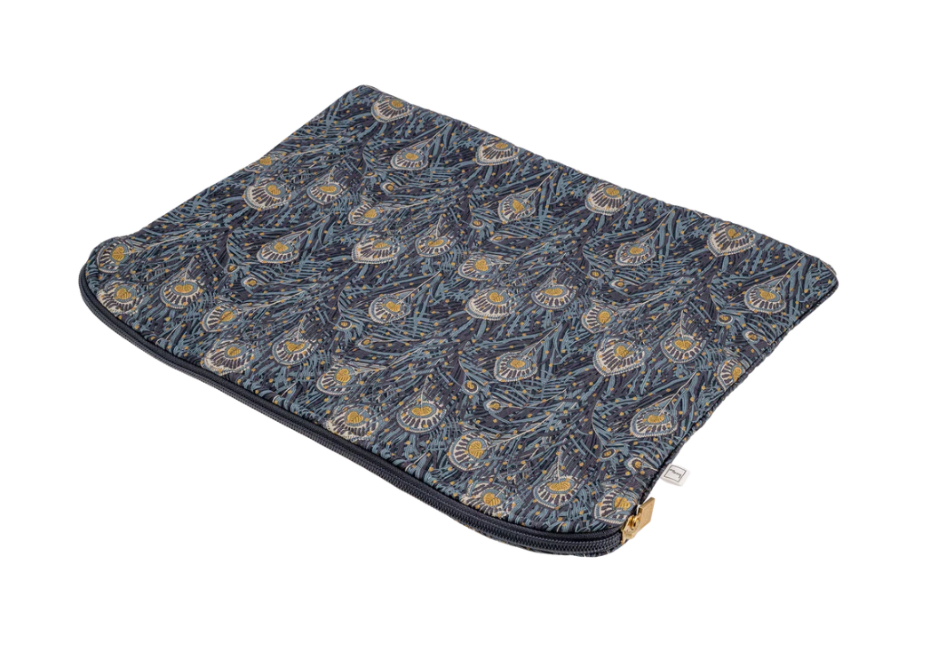 Mac Cover Liberty Queen Hera Spot
