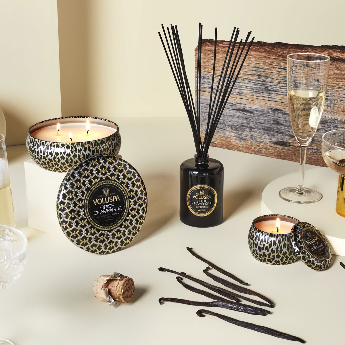 Crisp Champagne mini tin candle 25 timer
