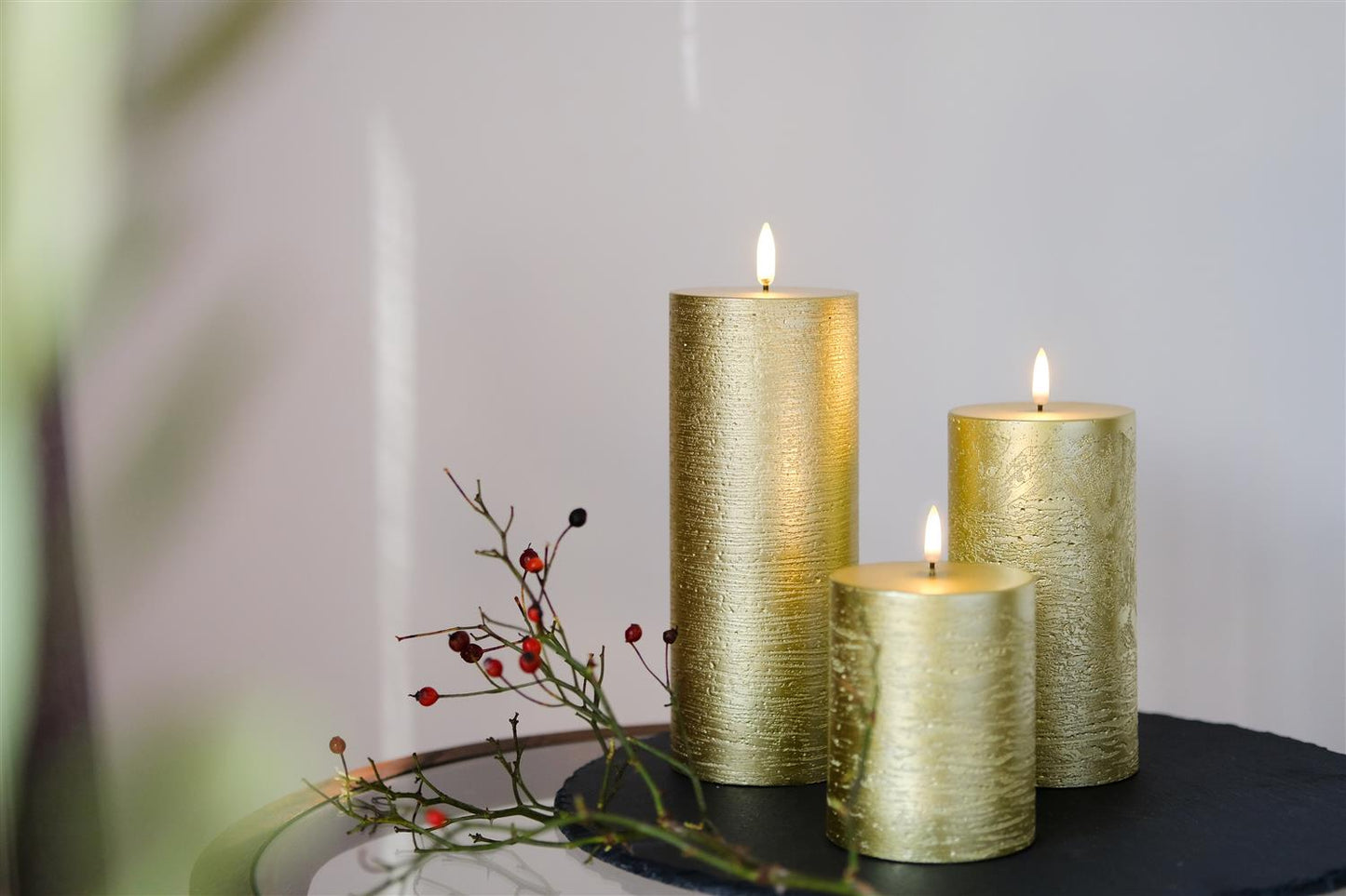 LED kubbelys metallic gold 7,8x15 cm